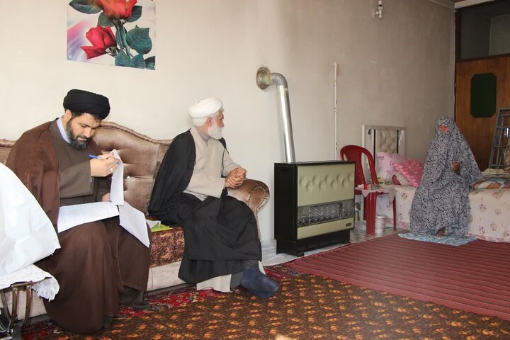 تصاویر/ سرکشی مرکز خدمات حوزه از علمای معمر و خانواده مرحومین  آذربایجان غربی