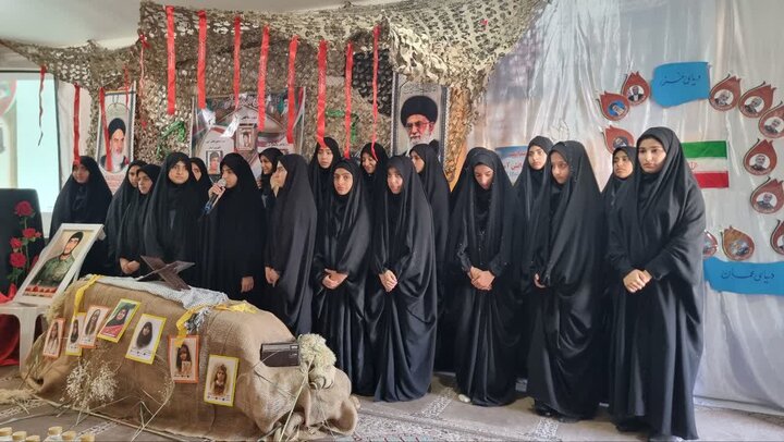 تصاویر/ افتتاح طرح ملی لاله‌های روشن در گناوه