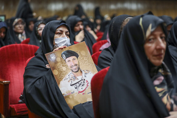 تصاویر /  همایش بانوان ایرانی طلایه‌داران ساخت صحن حضرت زینب (س) در کربلا با حضور امام جمعه قزوین