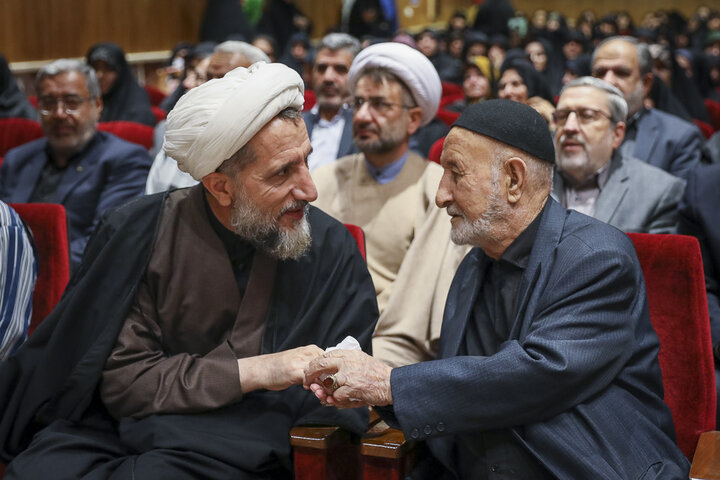 تصاویر /  همایش بانوان ایرانی طلایه‌داران ساخت صحن حضرت زینب (س) در کربلا با حضور امام جمعه قزوین