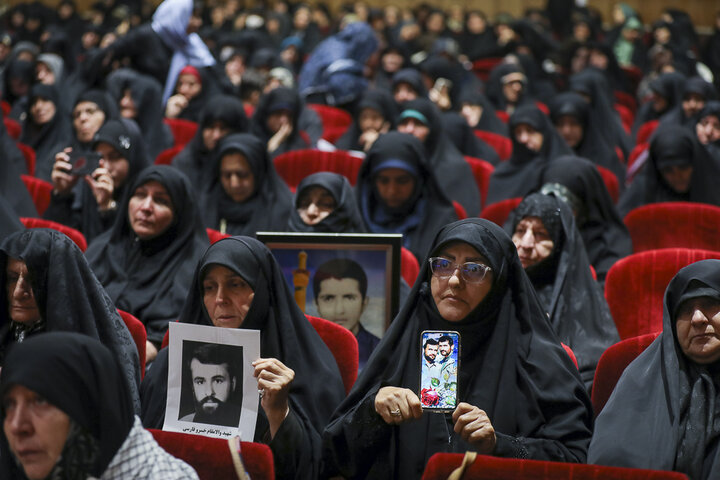 تصاویر /  همایش بانوان ایرانی طلایه‌داران ساخت صحن حضرت زینب (س) در کربلا با حضور امام جمعه قزوین