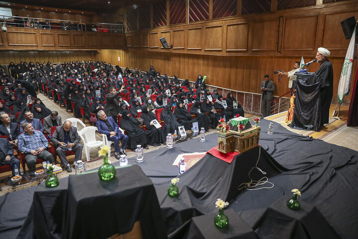 تصاویر /  همایش بانوان ایرانی طلایه‌داران ساخت صحن حضرت زینب (س) در کربلا با حضور امام جمعه قزوین