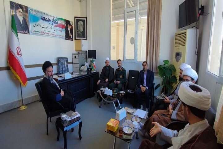 تصاویر/ ابلاغ احکام اعضای قرارگاه مسجد شهرستان سرپل ذهاب توسط امام جمعه