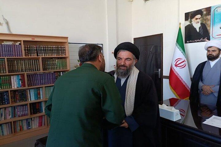 تصاویر/ ابلاغ احکام اعضای قرارگاه مسجد شهرستان سرپل ذهاب توسط امام جمعه