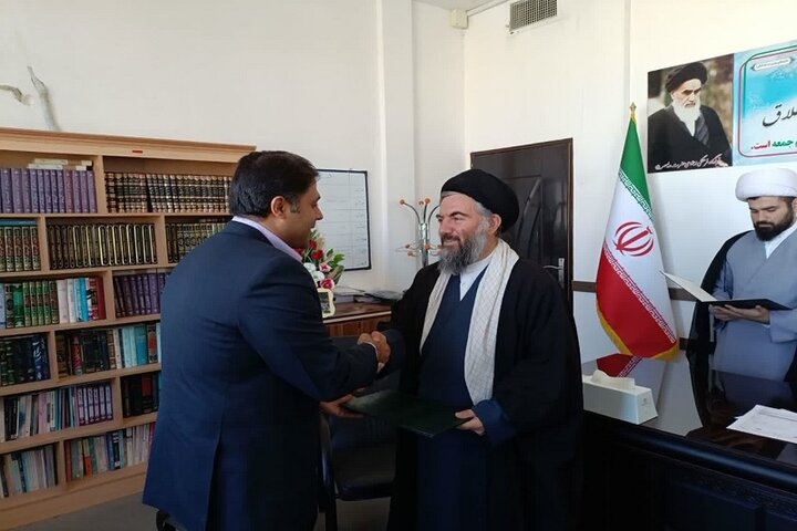 تصاویر/ ابلاغ احکام اعضای قرارگاه مسجد شهرستان سرپل ذهاب توسط امام جمعه