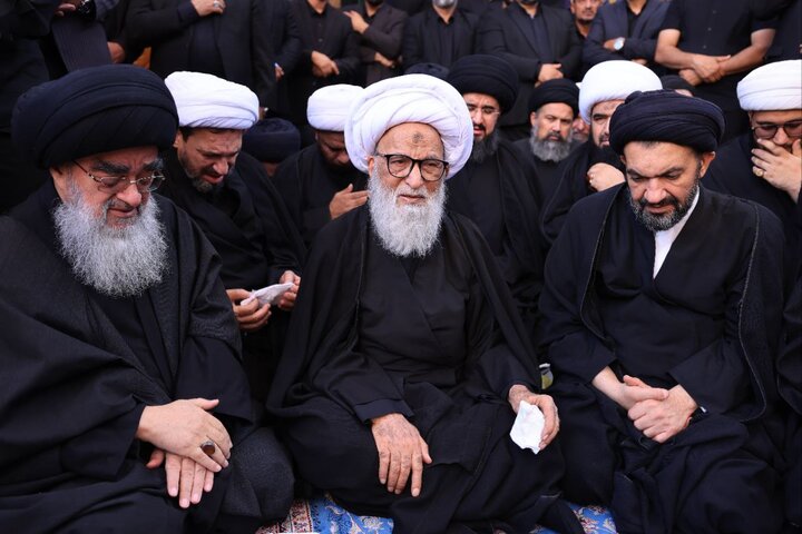 بمشاركة آية الله العظمى النجفي.. مسيرة فاطمية حاشدة تتحرك نحو حرم الإمام علي (عليه السلام) في النجف الأشرف