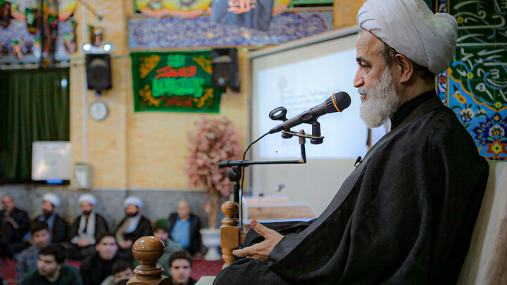 تصاویر/مراسم عزاداری ایام فاطمیه با سخنرانی حجت‌الاسلام پناهیان در مسجد مدرسه علمیه آیت‌الله آخوند همدانی برگزار شد