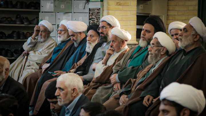 تصاویر/مراسم عزاداری ایام فاطمیه با سخنرانی حجت‌الاسلام پناهیان در مسجد مدرسه علمیه آیت‌الله آخوند همدانی برگزار شد