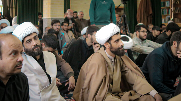 تصاویر/مراسم عزاداری ایام فاطمیه با سخنرانی حجت‌الاسلام پناهیان در مسجد مدرسه علمیه آیت‌الله آخوند همدانی برگزار شد