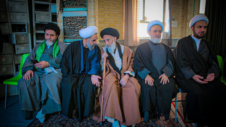 تصاویر/مراسم عزاداری ایام فاطمیه با سخنرانی حجت‌الاسلام پناهیان در مسجد مدرسه علمیه آیت‌الله آخوند همدانی برگزار شد