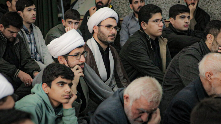 تصاویر/مراسم عزاداری ایام فاطمیه با سخنرانی حجت‌الاسلام پناهیان در مسجد مدرسه علمیه آیت‌الله آخوند همدانی برگزار شد
