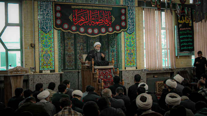 تصاویر/مراسم عزاداری ایام فاطمیه با سخنرانی حجت‌الاسلام پناهیان در مسجد مدرسه علمیه آیت‌الله آخوند همدانی برگزار شد