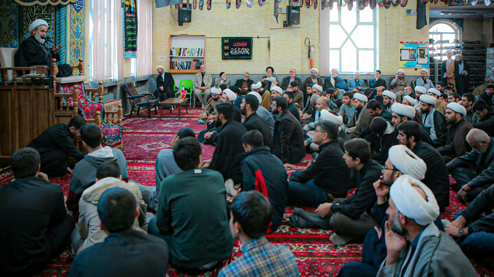 تصاویر/مراسم عزاداری ایام فاطمیه با سخنرانی حجت‌الاسلام پناهیان در مسجد مدرسه علمیه آیت‌الله آخوند همدانی برگزار شد