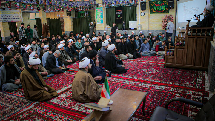 تصاویر/مراسم عزاداری ایام فاطمیه با سخنرانی حجت‌الاسلام پناهیان در مسجد مدرسه علمیه آیت‌الله آخوند همدانی برگزار شد