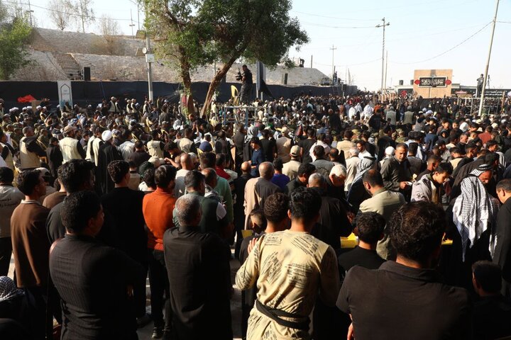 دسته‌ بزرگ عزاداری فاطمیه با حضور آیت‌الله العظمی بشیر حسین نجفی در نجف اشرف