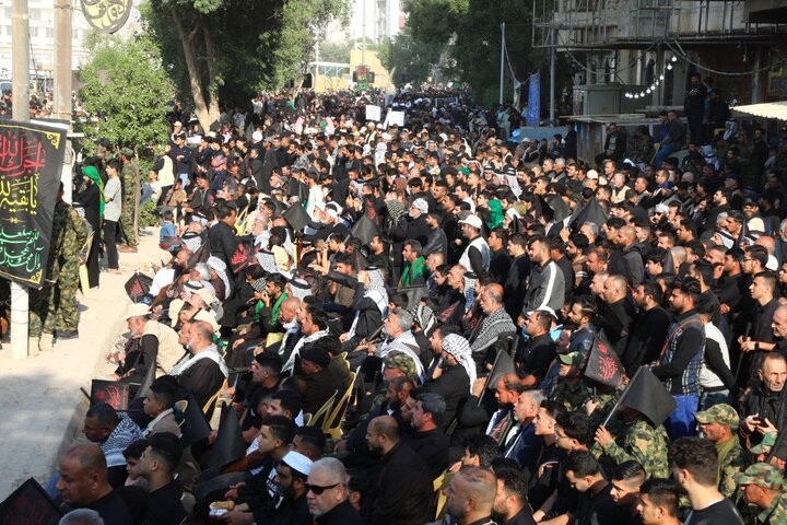 دسته‌ بزرگ عزاداری فاطمیه با حضور آیت‌الله العظمی بشیر حسین نجفی در نجف اشرف