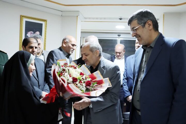 حوزه/ ورود وزیر آموزش و پرورش به یزد و دیدار با آیت الله ناصری