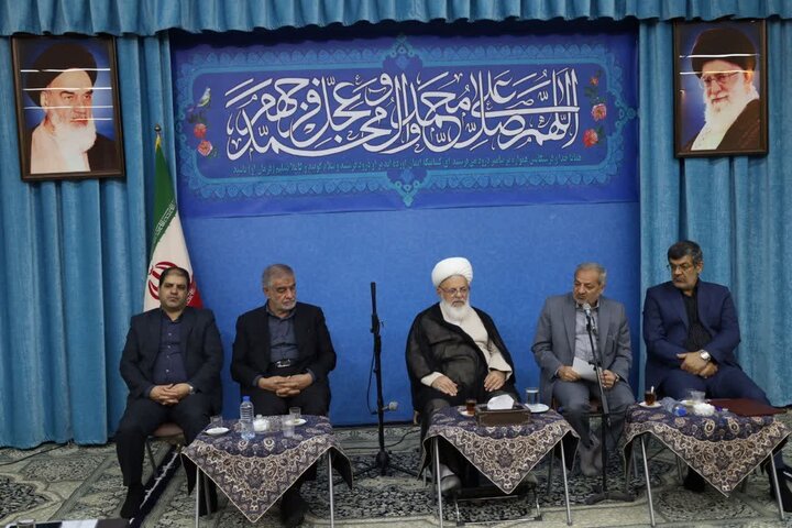 حوزه/ ورود وزیر آموزش و پرورش به یزد و دیدار با آیت الله ناصری