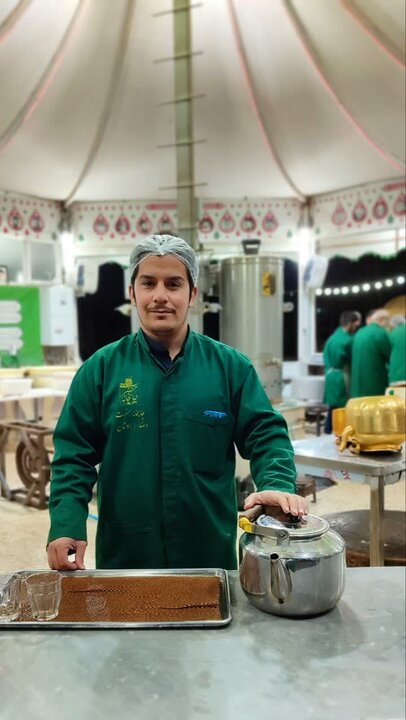 تصاویر/ حضور طلاب مدرسه علمیه آیت‌الله مدنی کاشانی(ره) در چایخانه امام رضا(ع)