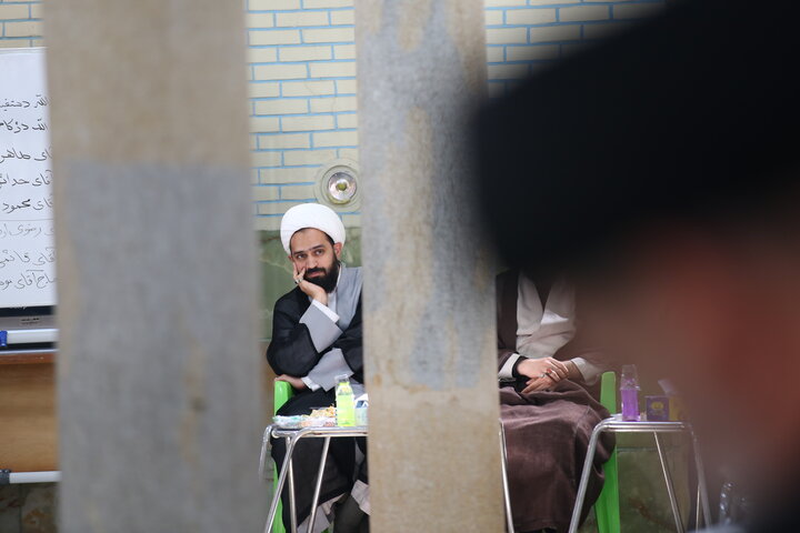 تصاویر| برگزاری جلسه جامعه روحانیت شیراز با حضور مسئول مرکز ارتباطات حوزه و نظام