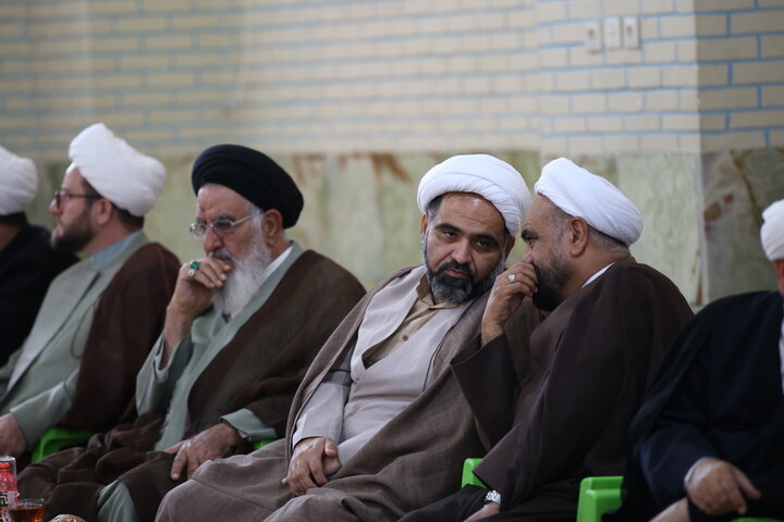 تصاویر| برگزاری جلسه جامعه روحانیت شیراز با حضور مسئول مرکز ارتباطات حوزه و نظام