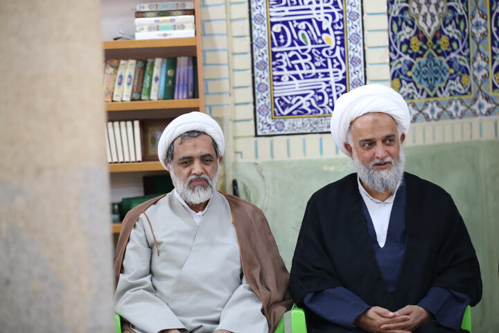 تصاویر| برگزاری جلسه جامعه روحانیت شیراز با حضور مسئول مرکز ارتباطات حوزه و نظام