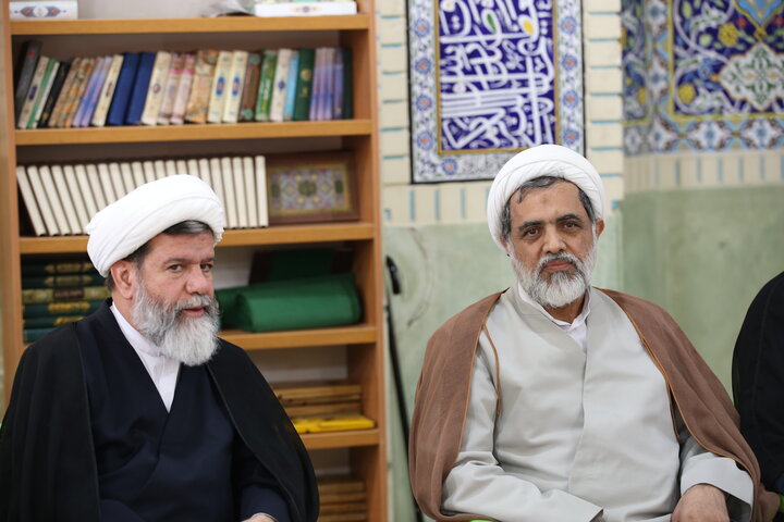 تصاویر| برگزاری جلسه جامعه روحانیت شیراز با حضور مسئول مرکز ارتباطات حوزه و نظام