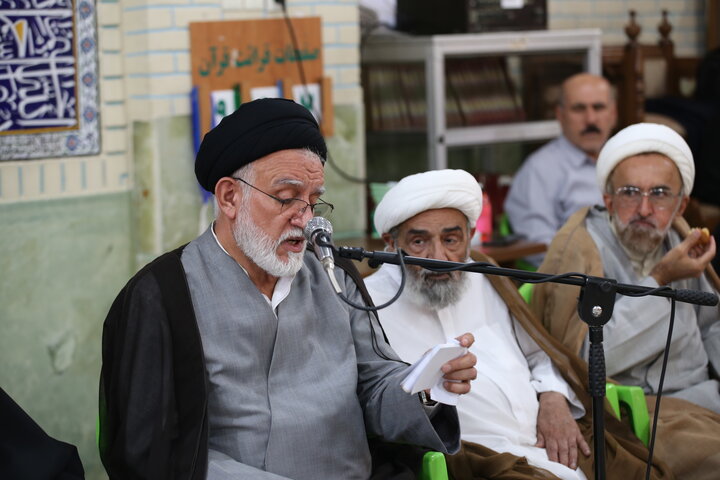 تصاویر| برگزاری جلسه جامعه روحانیت شیراز با حضور مسئول مرکز ارتباطات حوزه و نظام