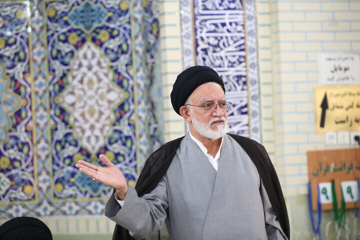 تصاویر| برگزاری جلسه جامعه روحانیت شیراز با حضور مسئول مرکز ارتباطات حوزه و نظام