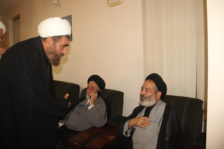 تصاویر / دیدار نماینده ولی فقیه در سازمان حج وزیارت با امام جمعه و مدیر حوزه علمیه استان قزوین