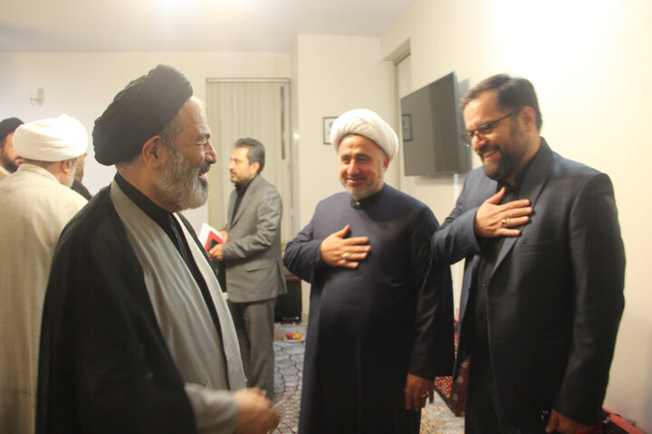تصاویر / دیدار نماینده ولی فقیه در سازمان حج وزیارت با امام جمعه و مدیر حوزه علمیه استان قزوین