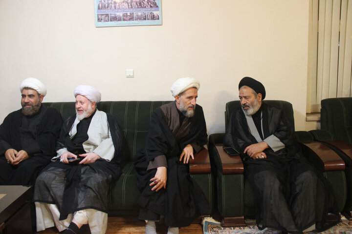 تصاویر / دیدار نماینده ولی فقیه در سازمان حج وزیارت با امام جمعه و مدیر حوزه علمیه استان قزوین