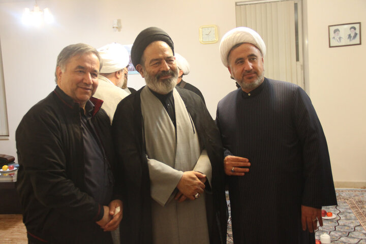 تصاویر / دیدار نماینده ولی فقیه در سازمان حج وزیارت با امام جمعه و مدیر حوزه علمیه استان قزوین