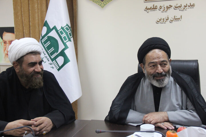 تصاویر / دیدار نماینده ولی فقیه در سازمان حج وزیارت با امام جمعه و مدیر حوزه علمیه استان قزوین