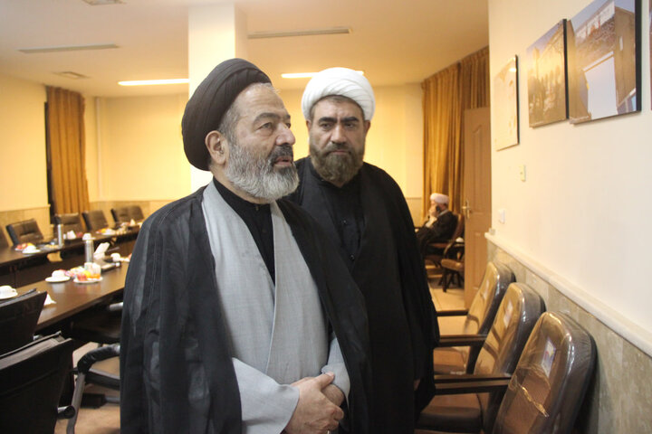 تصاویر / دیدار نماینده ولی فقیه در سازمان حج وزیارت با امام جمعه و مدیر حوزه علمیه استان قزوین