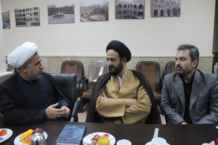 تصاویر / دیدار نماینده ولی فقیه در سازمان حج وزیارت با امام جمعه و مدیر حوزه علمیه استان قزوین