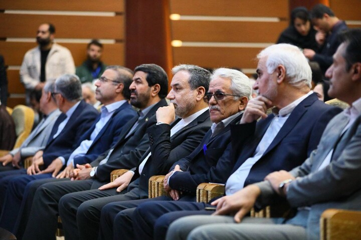 تصاویر / نشست دانشجویی «نقشه راه سیاست خارجی پساجنگ» با حضور وزیر امور خارجه در همدان