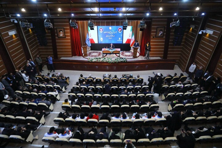 تصاویر / نشست دانشجویی «نقشه راه سیاست خارجی پساجنگ» با حضور وزیر امور خارجه در همدان