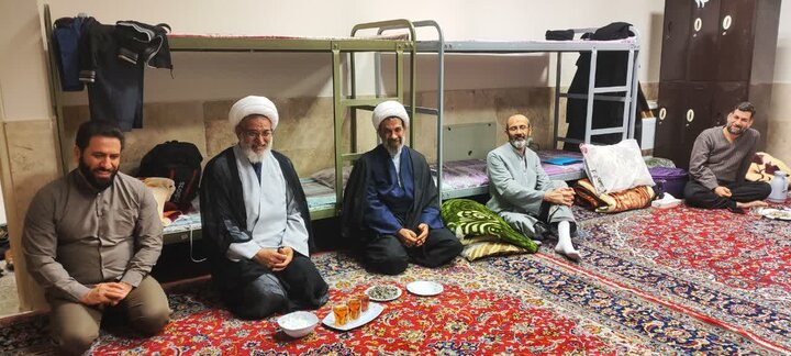 تصاویر/دیدار مدیر حوزه علمیه برادران استان مرکزی با اساتید شرکت کننده در کارگاه بصیرت افزایی ولایت فقیه