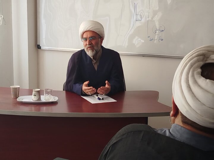 تصاویر/برگزاری دوره بصیرت افزایی ولایت فقیه ویژه اساتید حوزه علمیه برادران استان مرکزی و لرستان