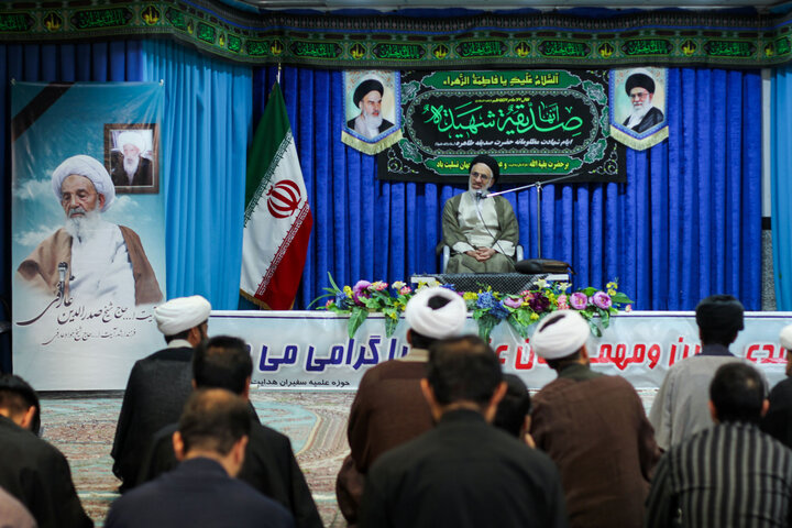 تصاویر| درس اخلاق حوزه علمیه سفیران هدایت بیرجند