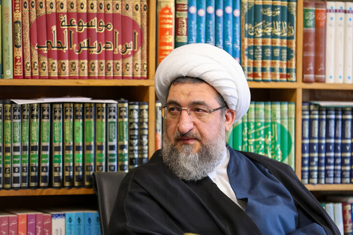 تصاویر/ دیدار مسئولان و اساتید اولین همایش توانمندسازی آموزگاران ابتدایی در بازشناسی خط قرآن درسی با امام جمعه تبریز