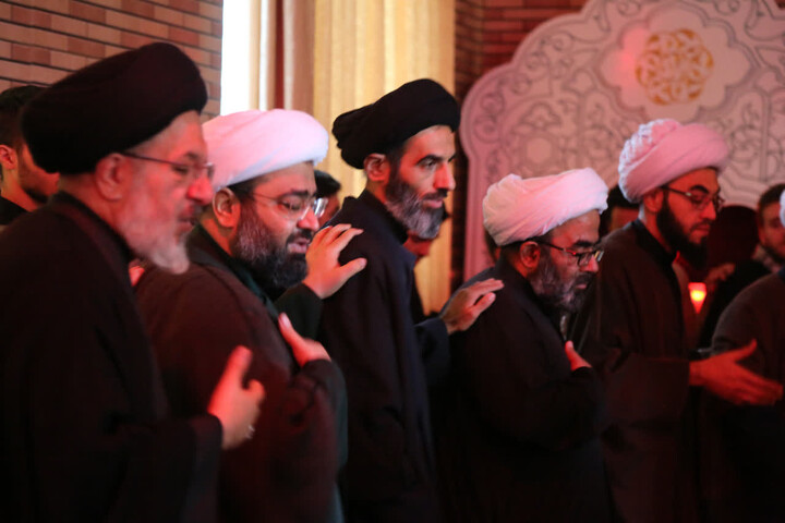 تصاویر / برگزاری مراسم ایام فاطمیه در مدرسه علمیه حضرت امیرالمؤمنین(ع) تبریز