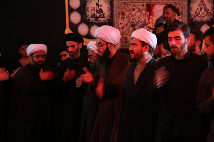 تصاویر / برگزاری مراسم ایام فاطمیه در مدرسه علمیه حضرت امیرالمؤمنین(ع) تبریز