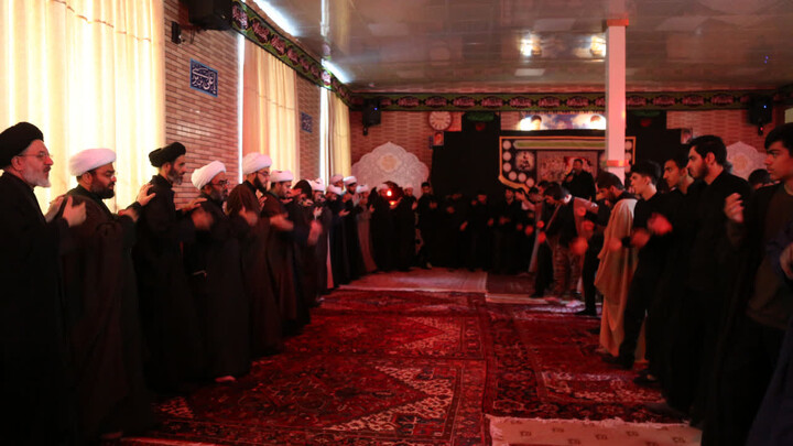 تصاویر / برگزاری مراسم ایام فاطمیه در مدرسه علمیه حضرت امیرالمؤمنین(ع) تبریز