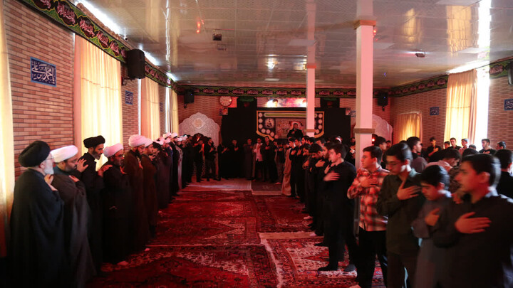 تصاویر / برگزاری مراسم ایام فاطمیه در مدرسه علمیه حضرت امیرالمؤمنین(ع) تبریز