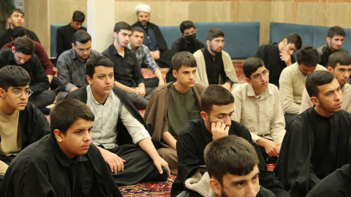 تصاویر / برگزاری مراسم ایام فاطمیه در مدرسه علمیه حضرت امیرالمؤمنین(ع) تبریز