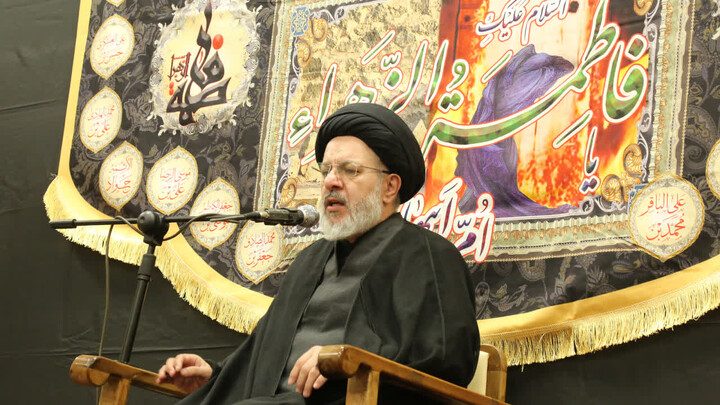 تصاویر / برگزاری مراسم ایام فاطمیه در مدرسه علمیه حضرت امیرالمؤمنین(ع) تبریز