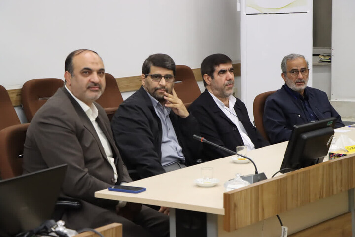 تصاویر/ جلسه بررسی روند طراحی زائرسرای بنیاد زائر زنجان در مشهد مقدس