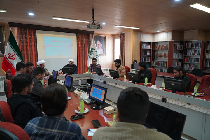 تصاویر / نشست هم‌اندیشی تولید برنامه تلویزیونی نوآوین (روایت پیشرفت) در زنجان